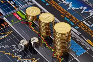 Tỷ lệ tiền mặt hợp lý phụ thuộc vào nhiều yếu tố, trong đó quan trọng nhất là xu hướng thị trường và khẩu vị rủi ro.